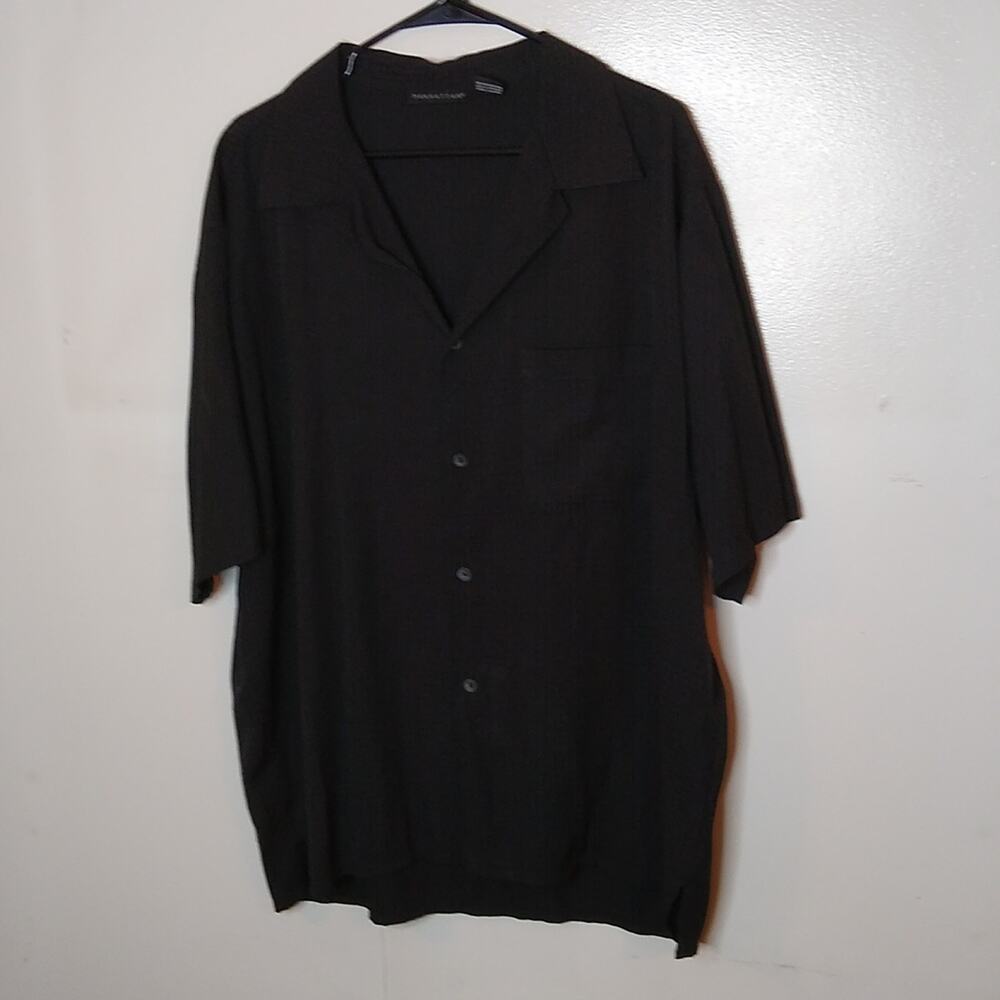 Manhattan men's size XL black short sleeve shirt.